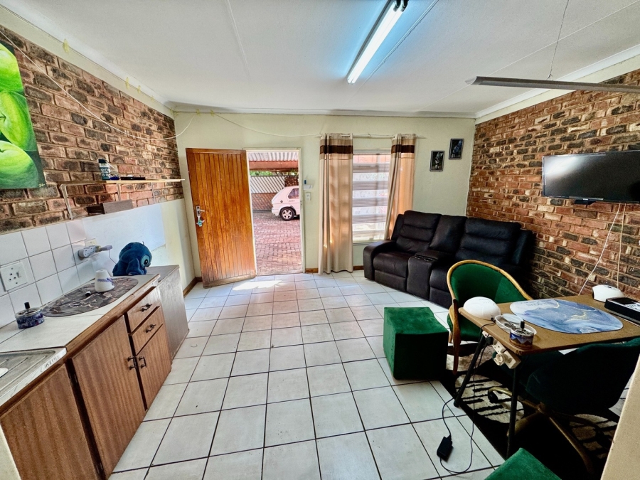 3 Bedroom Property for Sale in Mooivallei Park North West